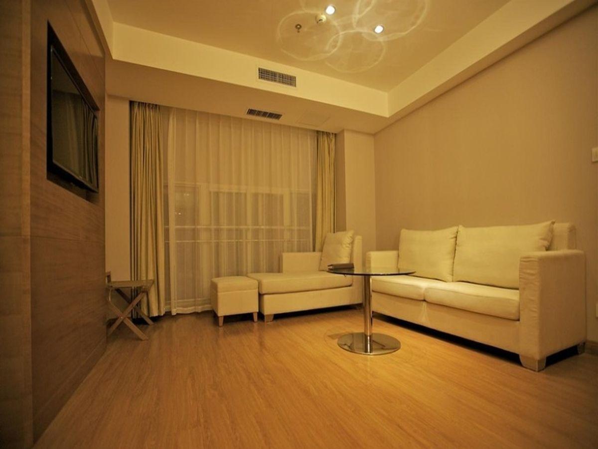 Ji Hotel Wuhan Guanggu Plaza Exterior foto